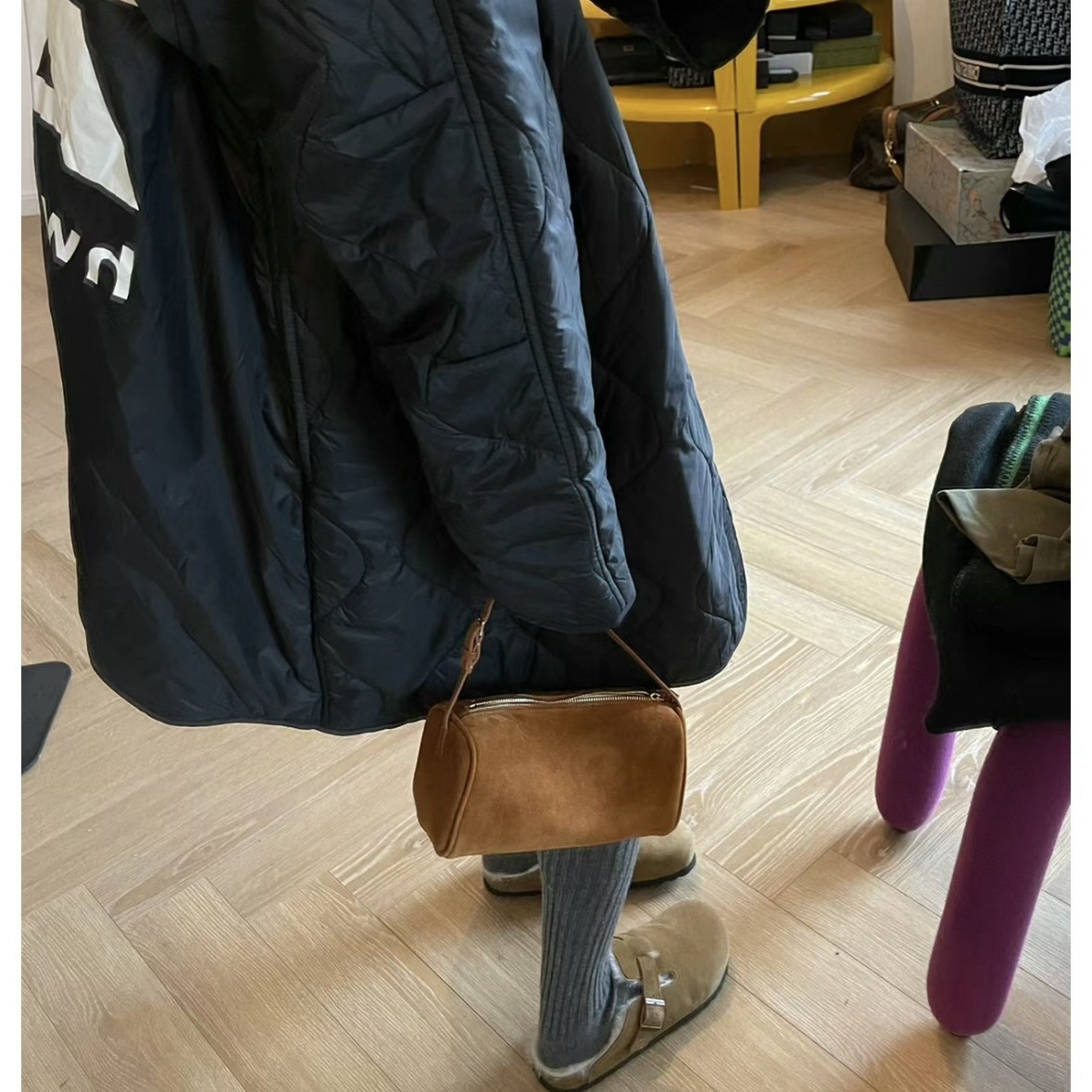 2024韩版小众牛皮包笔筒包90s迷你简约单肩斜挎圆筒包真皮笔袋包 - Thumbnail 5