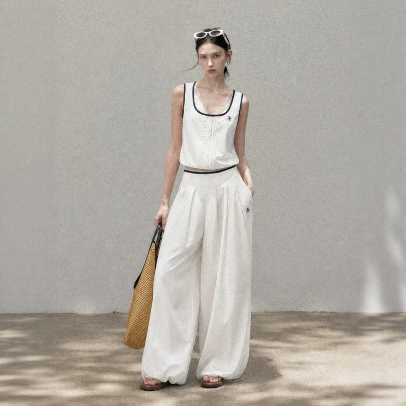 [In Stock] Korean Style White Lace Sleeveless Camisole for Women 2026 Summer Casual Patchwork Short Top