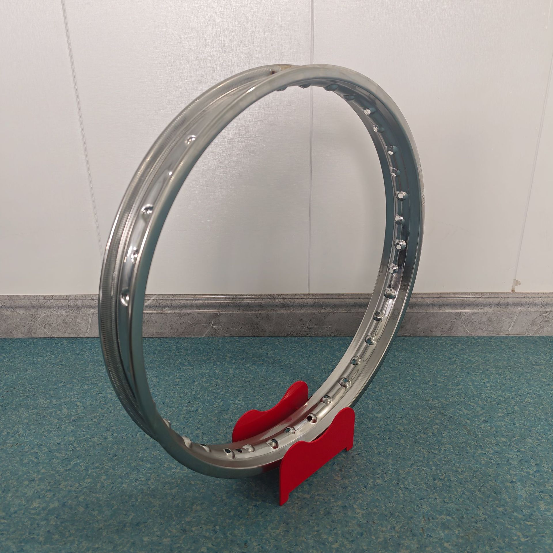 Motorcycle Chrome-Plated Steel Rim, Polished Spoke Wheel Rim, 17-Inch 18inch Universal Rim Repair Replacement Part for Export