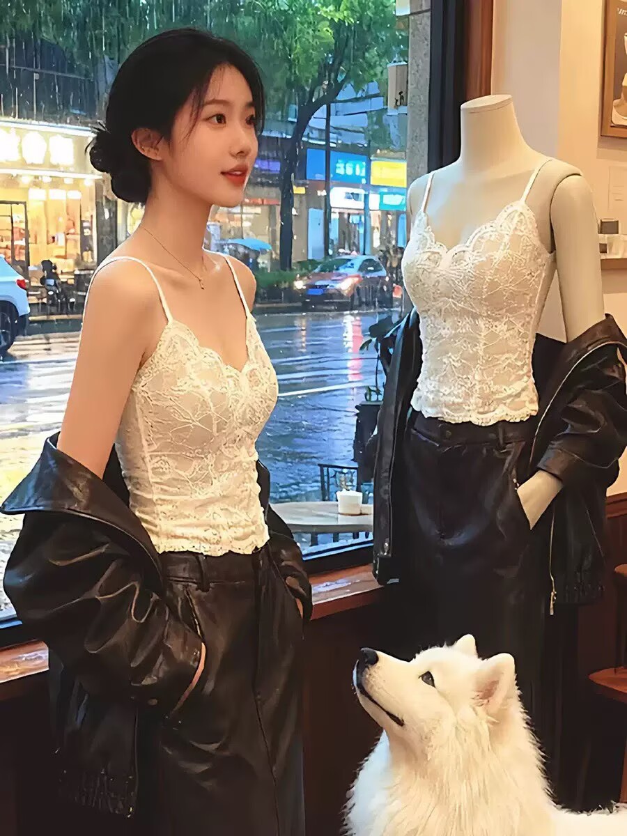 Lace top with cups