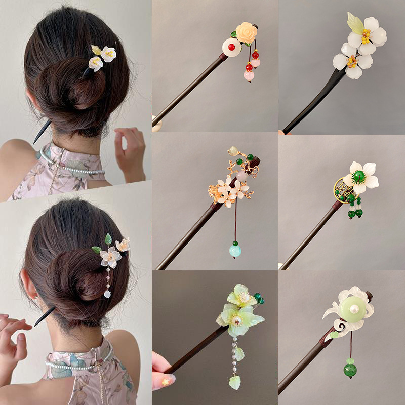 Chinese hairpin with tassels