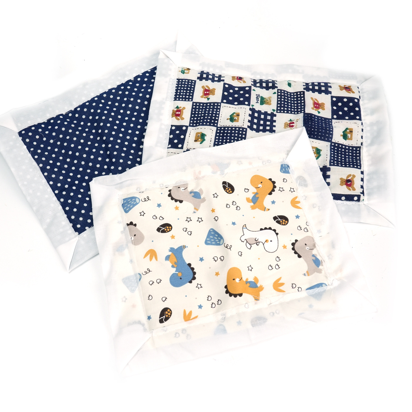 Pet memorial items, including simulated funeral shrouds, paper money for cats and dogs, funeral supplies, and offerings for burning and worshiping the deceased pet