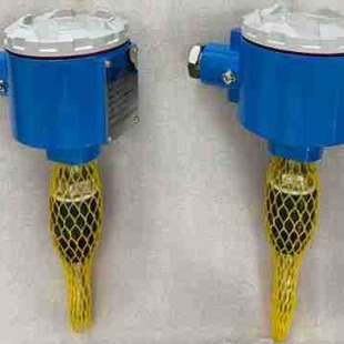 Integrated temperature transmitter Temperature transmitter Voltage and current output