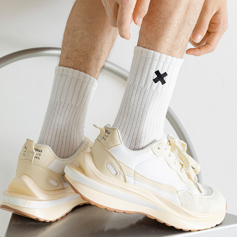 2022 autumn and winter men's high rubber band sports cotton socks X letters embroidered autumn and winter stockings casual socks