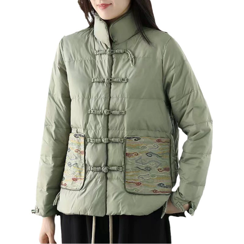 Оптовая продажа, женский короткий пуховик с вышивкой, Женский в национальном стиле с кисточками, белый утиный пух Зимний свободный пальто с воротником-стойкой для женщин