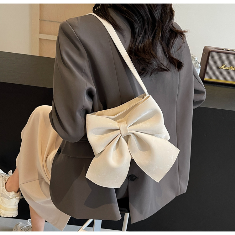 Women's Medium Pu Leather Bow Knot Elegant Square Zipper Crossbody Bag display picture 35