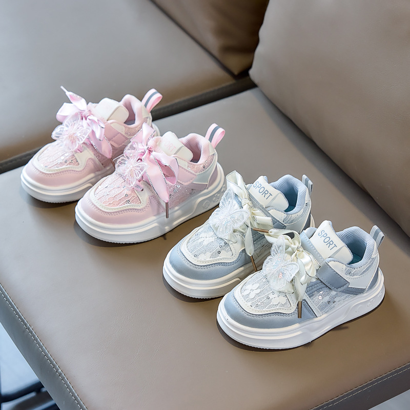 Zapatos de mariposa para niñas 2026 primavera nuevos zapatos casuales antideslizantes de suela suave para niños zapatos princesa coreana
