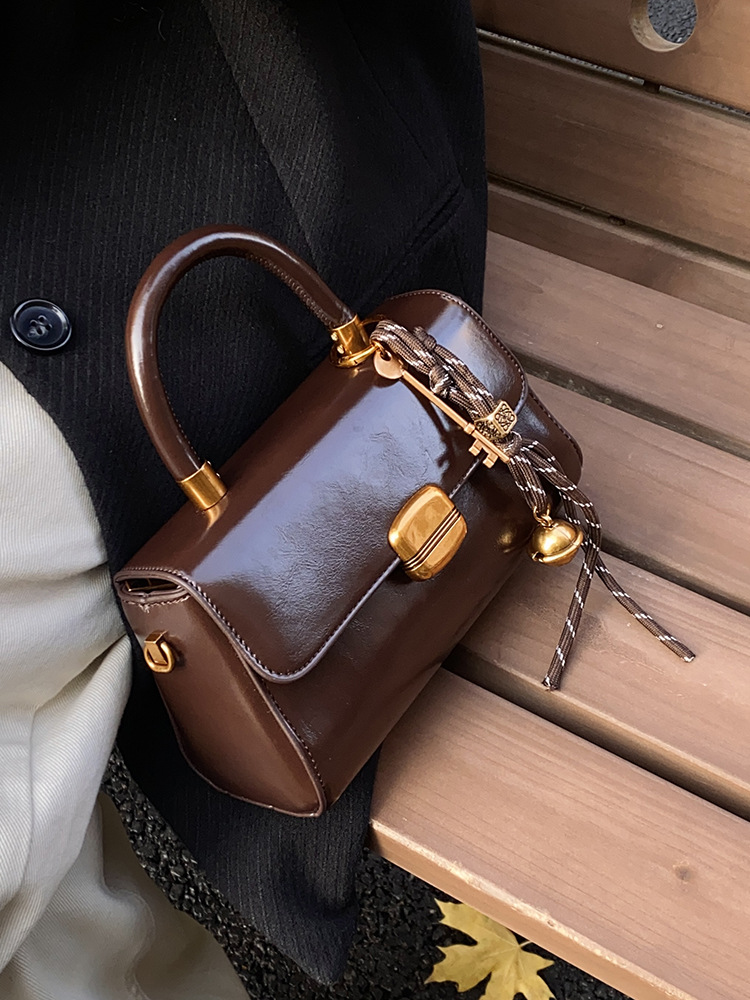 Coreana alta sensación retro bolsos de mujer 2024 nuevo otoño invierno versátil mochila de moda bolsos de mano de moda