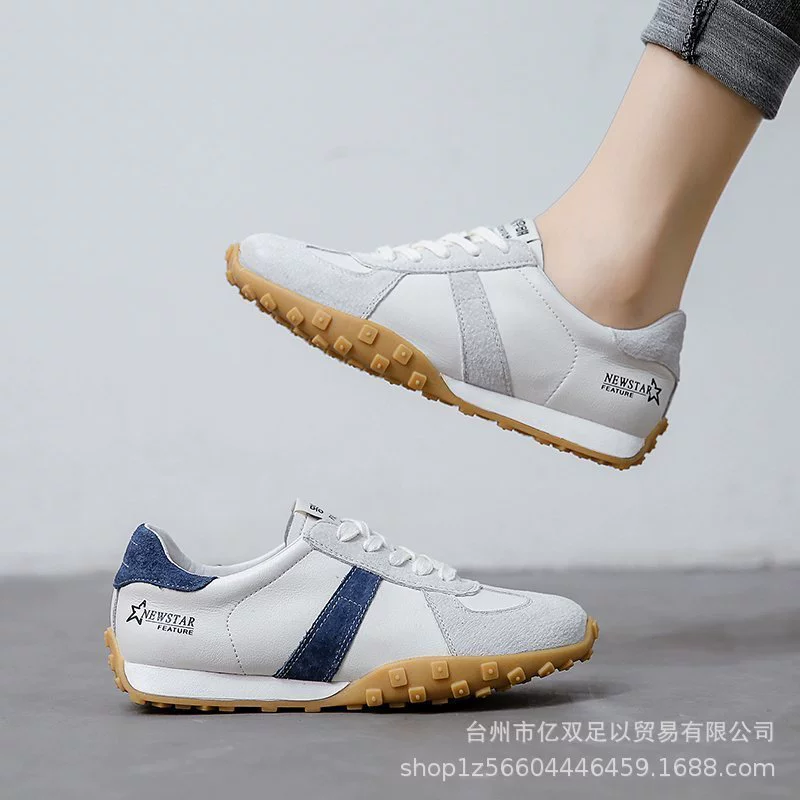 De Training Shoes Белая обувь из мягкой кожи Женская удобная женская обувь с мягкой подошвой и мягкой поверхностью 2021 Новая обувь Forrest Gump Повседневные кроссовки Модные