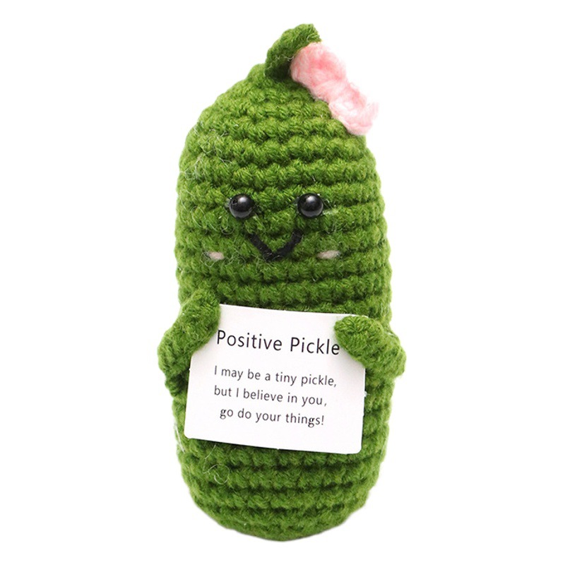 A mano de ganchillo de pepino de lana de pepino tejido de punto vegetal y fruta muñeca colgante energía positiva expresión bolsa adornos