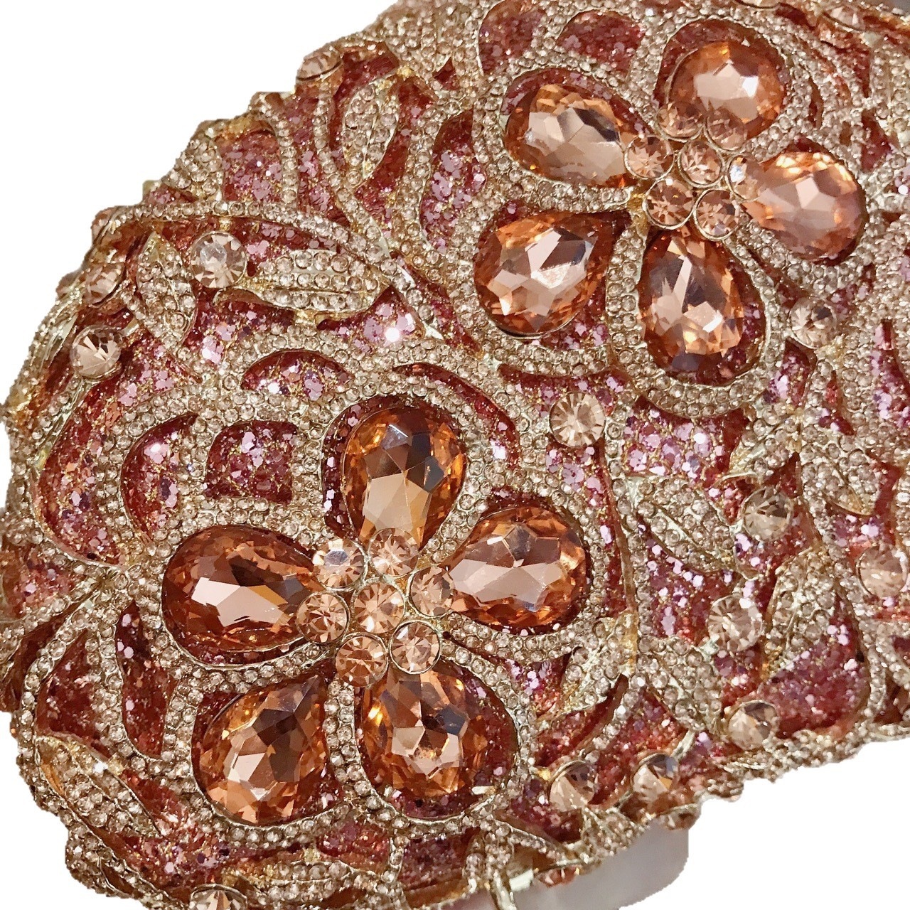 * Nuevos diamantes transfronterizos bolsas de joyas huecadas con diamantes flores bolsas de maquillaje bolsas de mano europeas y americanas