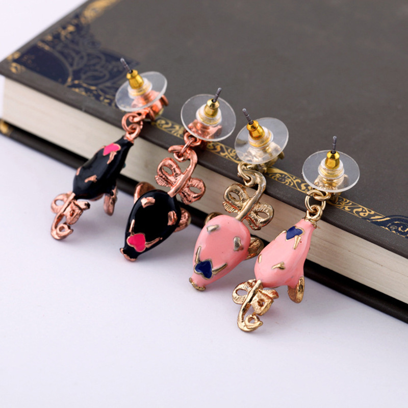 Vintage Inlaid Rhinestone Little Mouse Asymmetrical Earrings Wholesale Nihaojewelry display picture 1