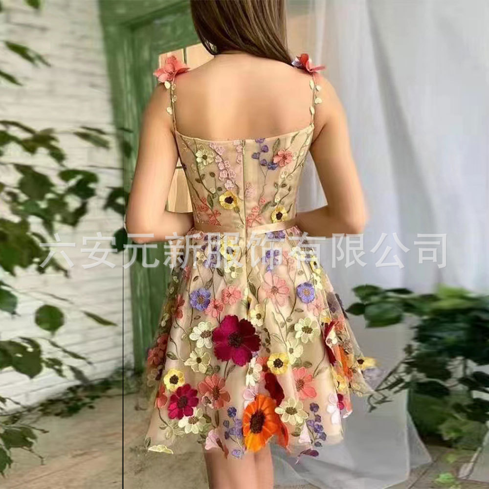 2023 nuevo europeo y americano transfronterizo Amazon colorido pastoral vestido de bola flor noche floral Correa fiesta