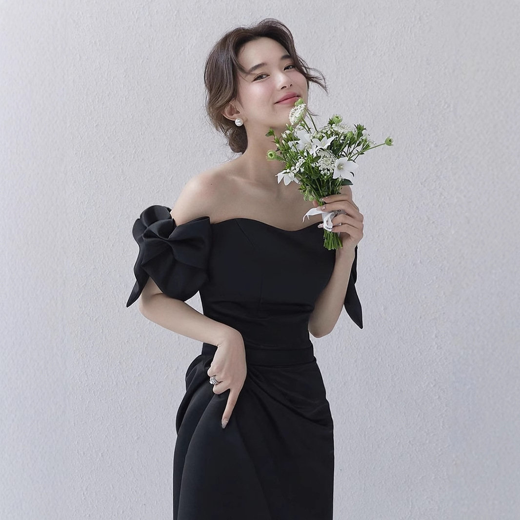 French Style Light Wedding Dress Black Satin Hepburn Style off-shoulder Photo Studio Theme Bow Collar Certificate Registration Dress for Women