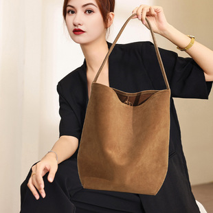Guangzhou Women's Bag Niche All-Match Portable Shoulder Bag Solid Color Commuter Large Capacity High-Level Frosted Leather Bucket Bag