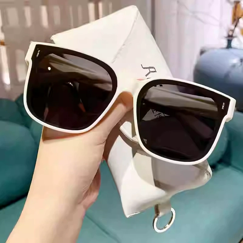 П polarized sunglasses set for women 2025 new European and American fashion personalized myopia clip dual-purpose polarized sunglasses set for women