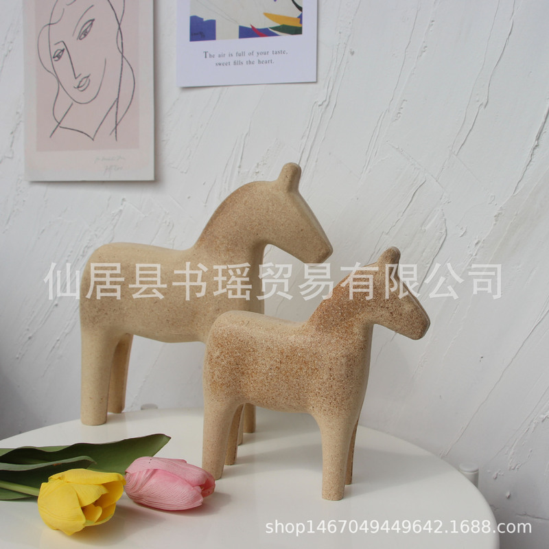木の木の原始材料の粗い生地diy手描きの超萌えの馬の子供のデスクトップの置物の白胚|undefined