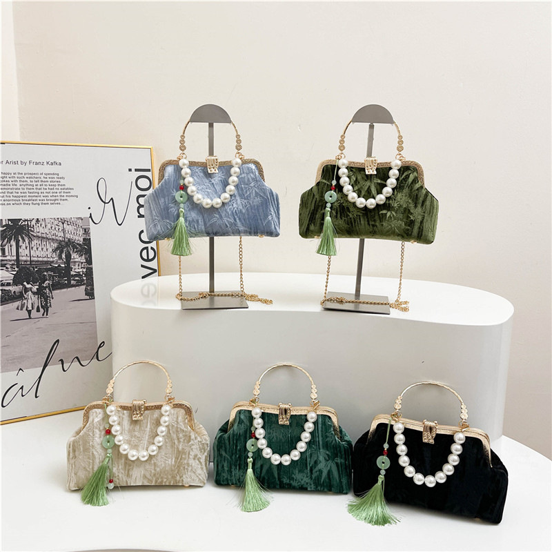 Broderad retro handväska för dam med pärlor och kedja_voghion.com