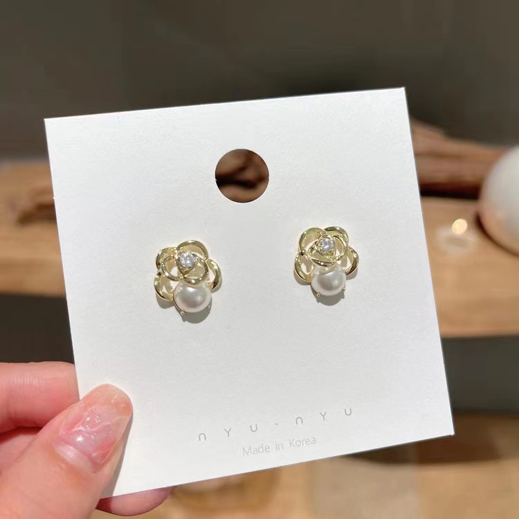 Elegant fashionable geometric small cute earrings pearl