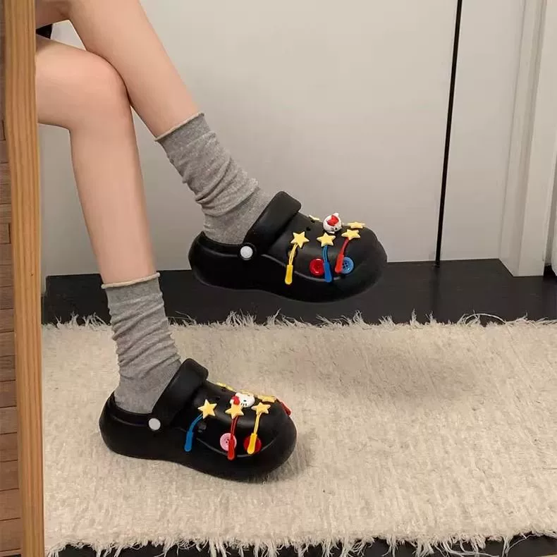 Модные черные нескользящие сабо на толстой подошве для женщин, летние 2025 новые сандалии на мягкой подошве, увеличивающие рост.