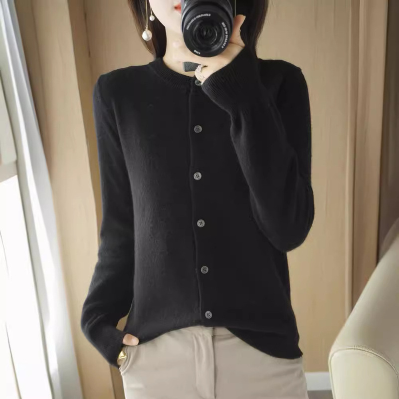 Spring, Summer, and Autumn Knitted Cardigan for Women, Round Neck, Long Sleeve, Solid Color, Button-Up, Fine Knit, Soft and Wrinkle-Free
