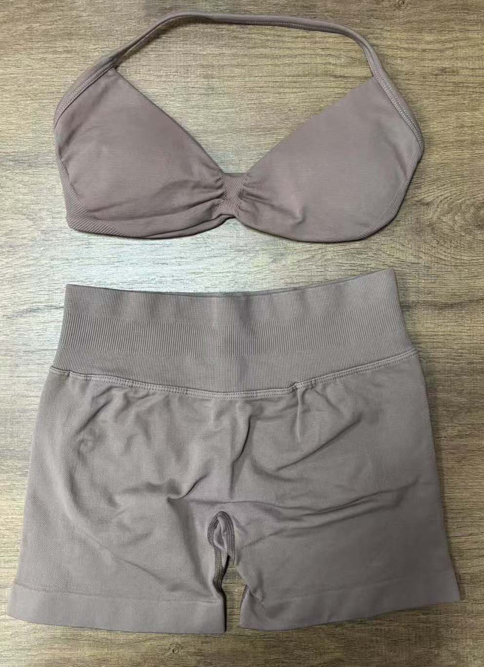Conjunto DF Amazon pantalones cortos explosivos sujetador pequeño alto elástico superfino nailon halter cuello hermoso chaleco deportivo trasero