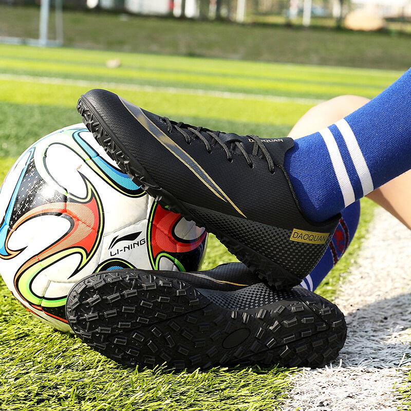 2050 черных сломанных ногтей