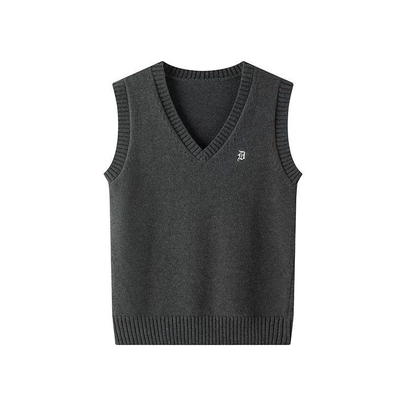 Dark gray embroidery [one vest]