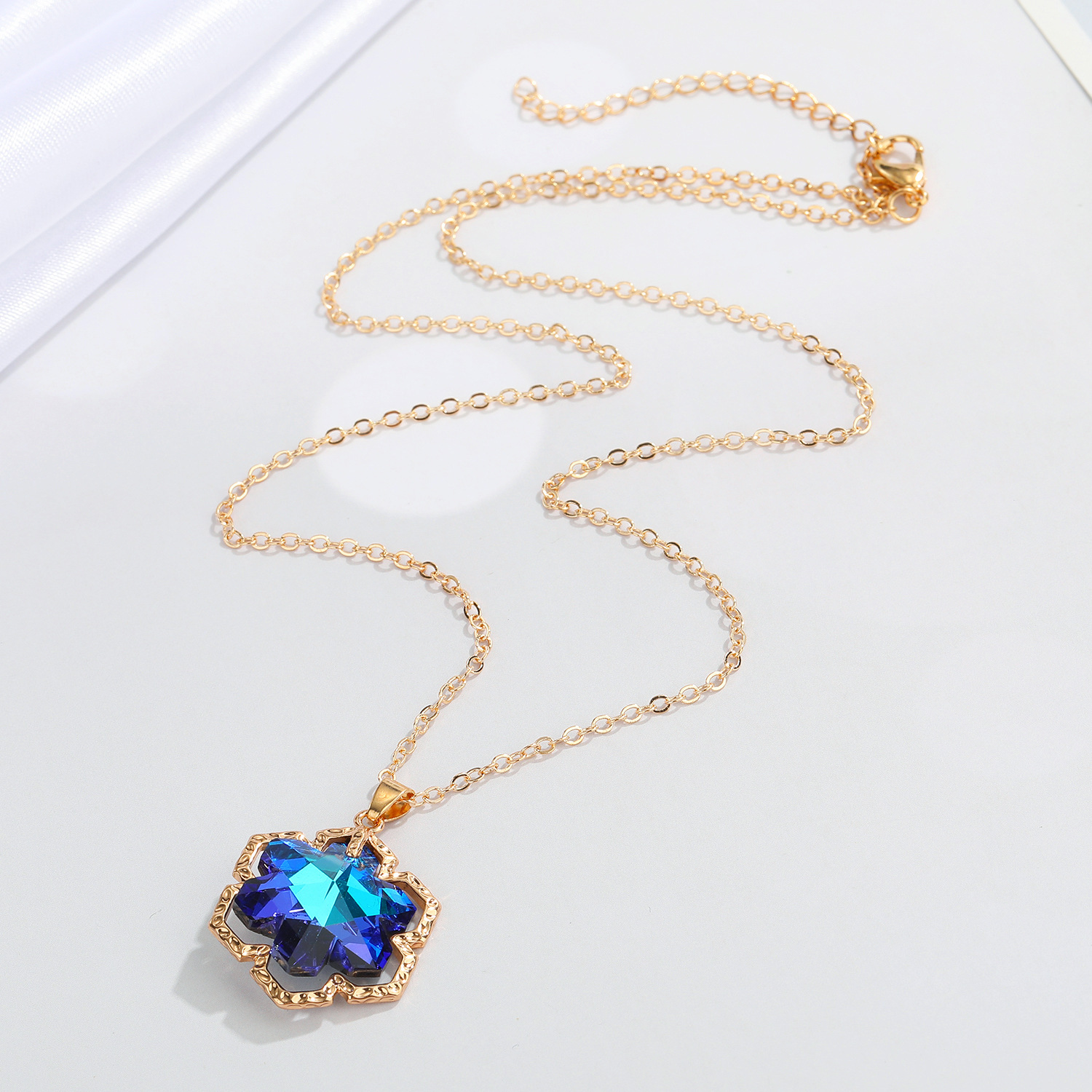 European CrossBorder Sold Jewelry Blue Crystal Glass Necklace Simple Star and Moon Pendant Clavicle Chain Female Necklacepicture6