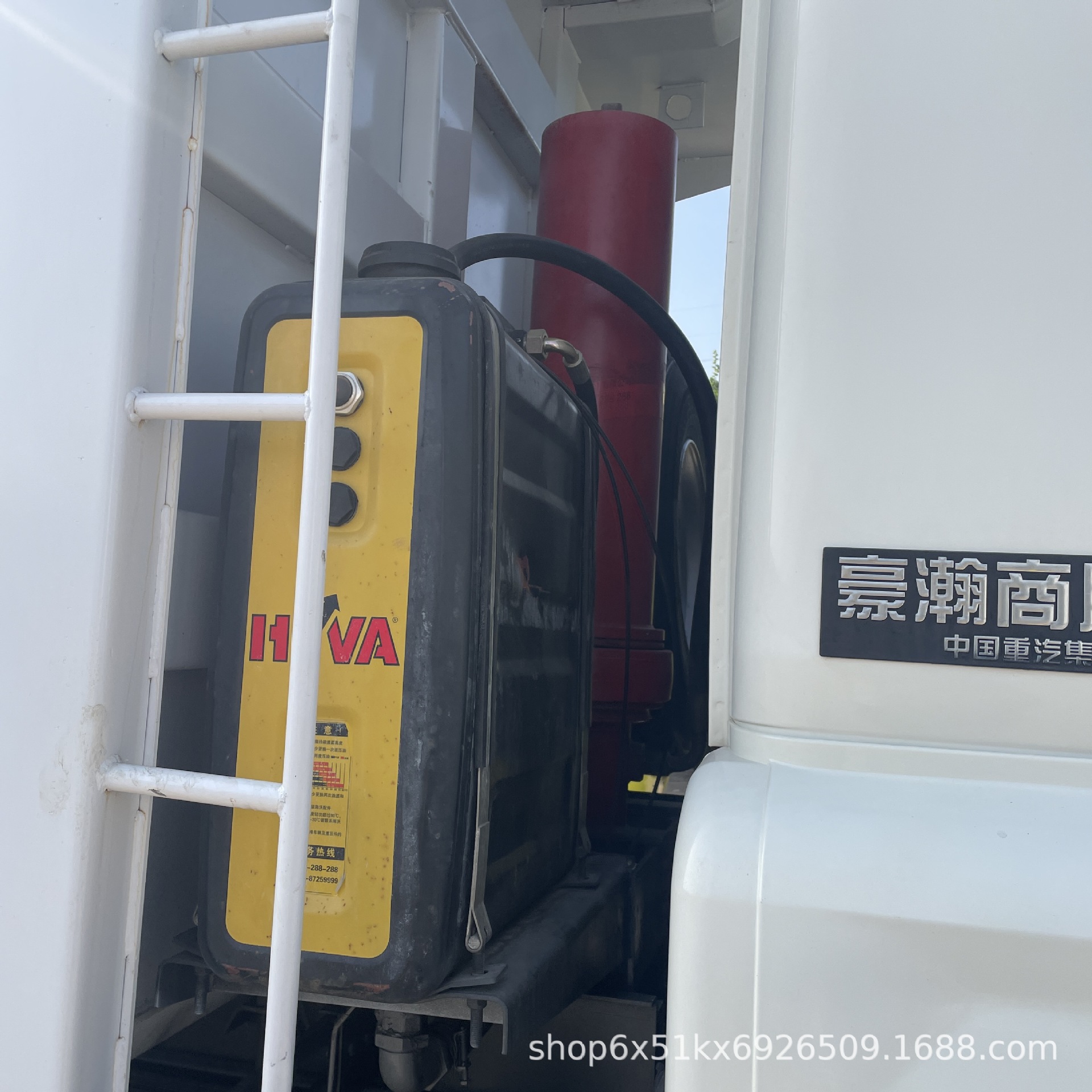 Supply of Howo Heavy-Duty Dump Trucks for Africa, 8-Wheel Rear Dump Truck, 371 Horsepower Howo Dump Truck