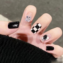 Ins-style checkered short wear nail sweet cool spicy girl style black daily white-enhancing false nail sticker set of 24 pieces
