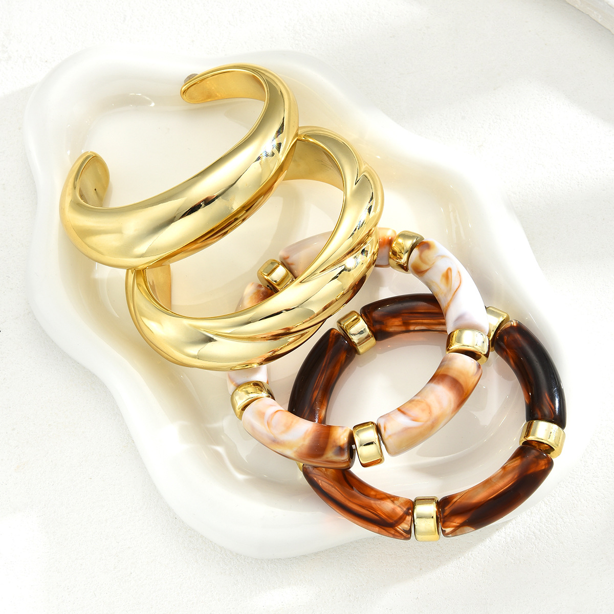 Europa y América venta cruzada espejo amplio borde abierto brazalete personalidad CCB brillante brazalete acrílico conjunto de 4 piezas
