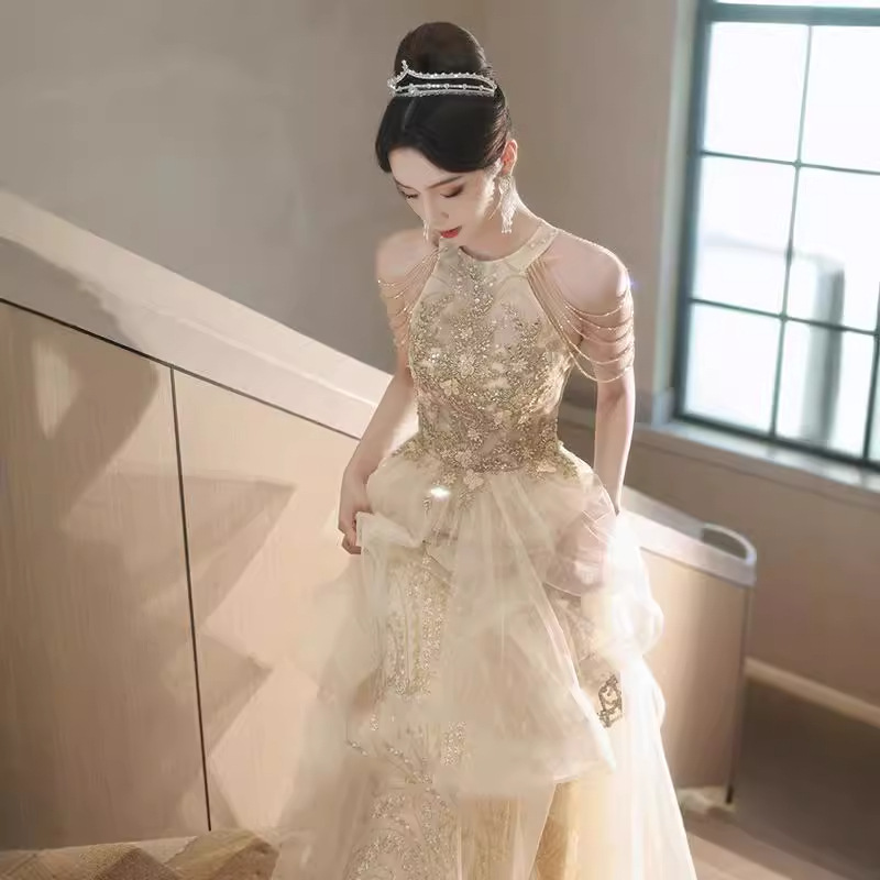 Vestido de noche de champagne temperamento de banquete de otoño anfitrión de alto nivel lujo nicho de gama alta vestido de examen de arte para adultos