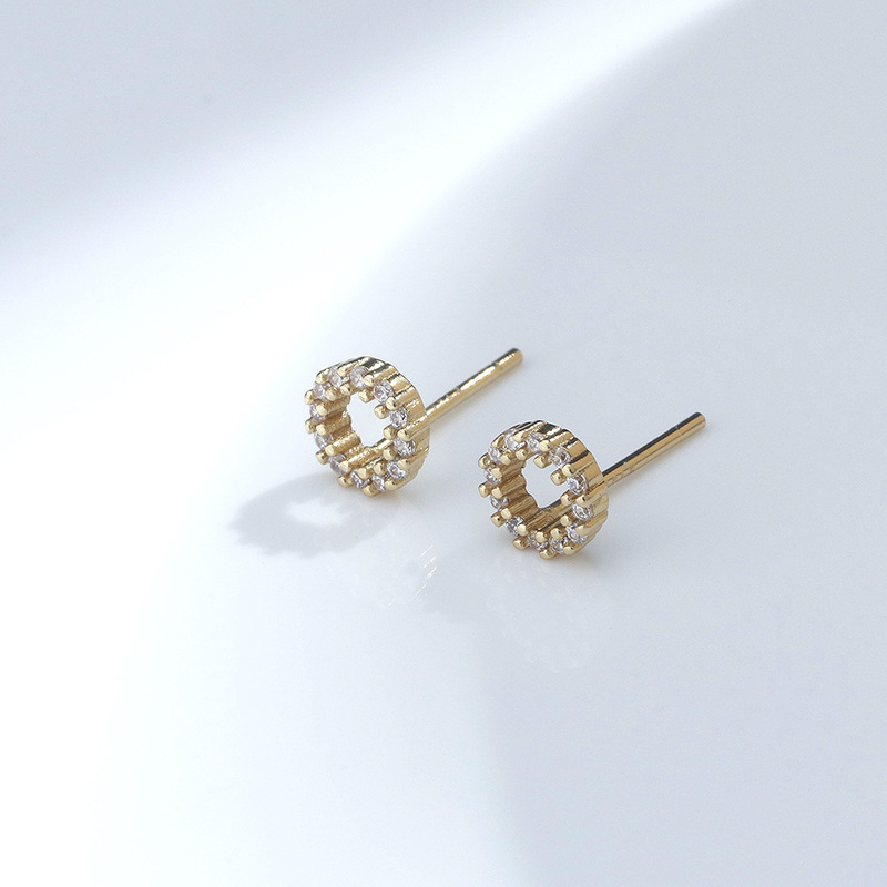 Cubic Zirconia And Pearl Stud Earrings For Everyday Elegance_voghion.com