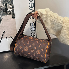 圆筒小包包2023新款印花宽肩带单肩斜挎小包包女圆柱形法棍包包潮