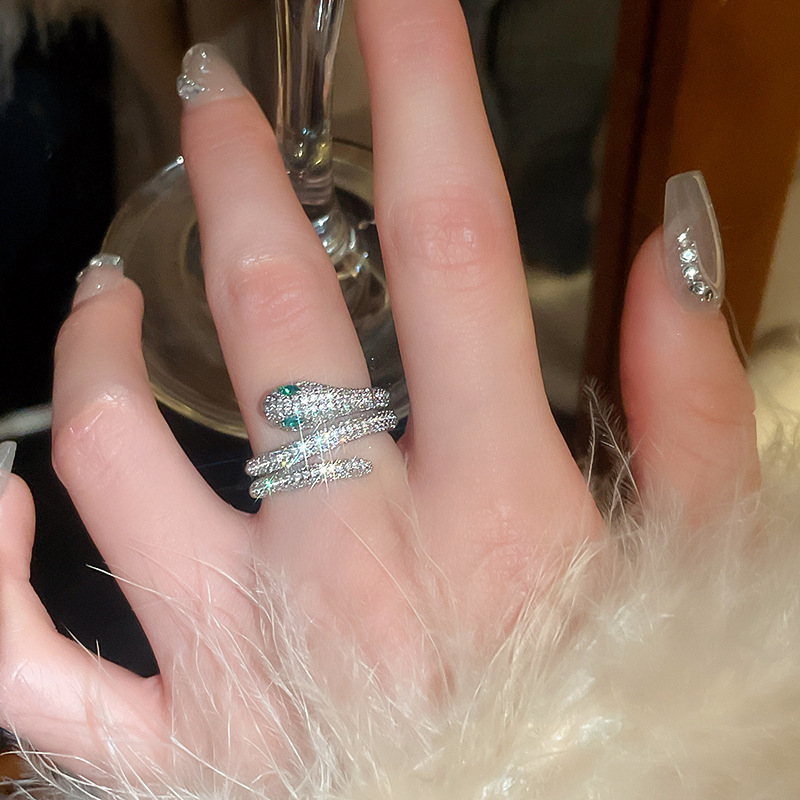 Corea del Sur ins triángulo circón anillo abierto nicho creativo versátil anillo de dedo índice elegante lujo ligero accesorios de alto sentido