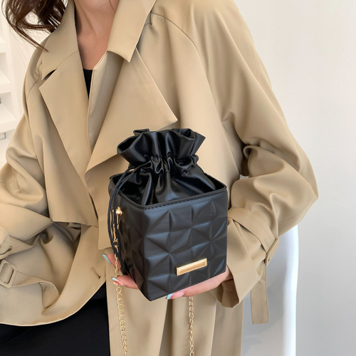 Lifestyle Women's Bag  Summer Fresh and Retro Crossbody Bag Elegant and Beautiful Fashion Shoulder and Crossbody Bag
