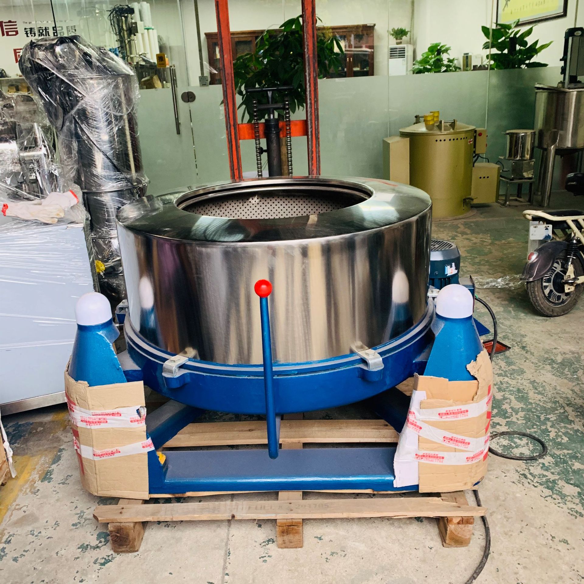 小二推荐服装厂甩水机 鹅毛脱水机各种型号脱水机工业用廉价供应