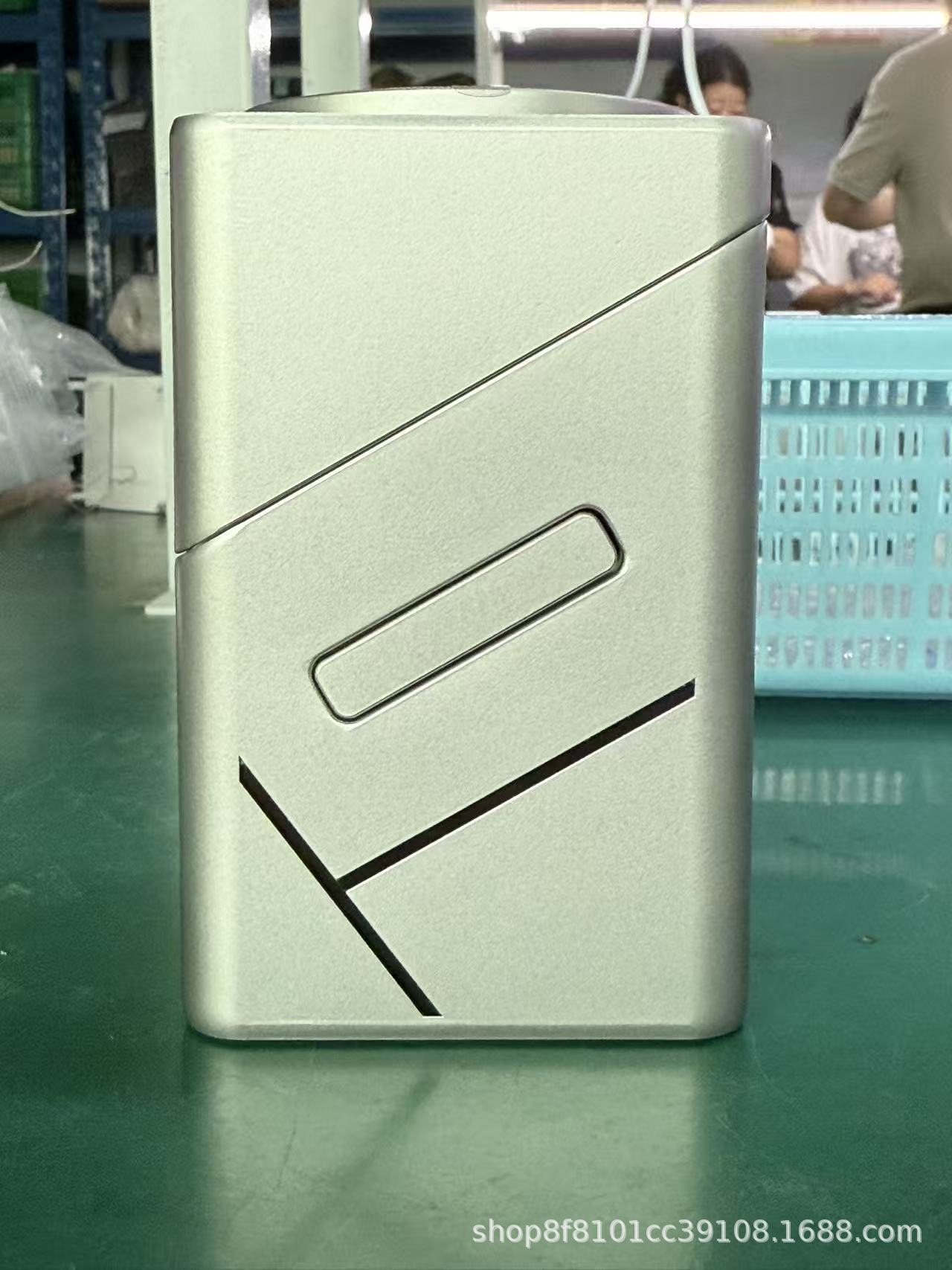 旋转魔方三合一磁吸式无线充电器适用于苹果三星手机手表快充15W