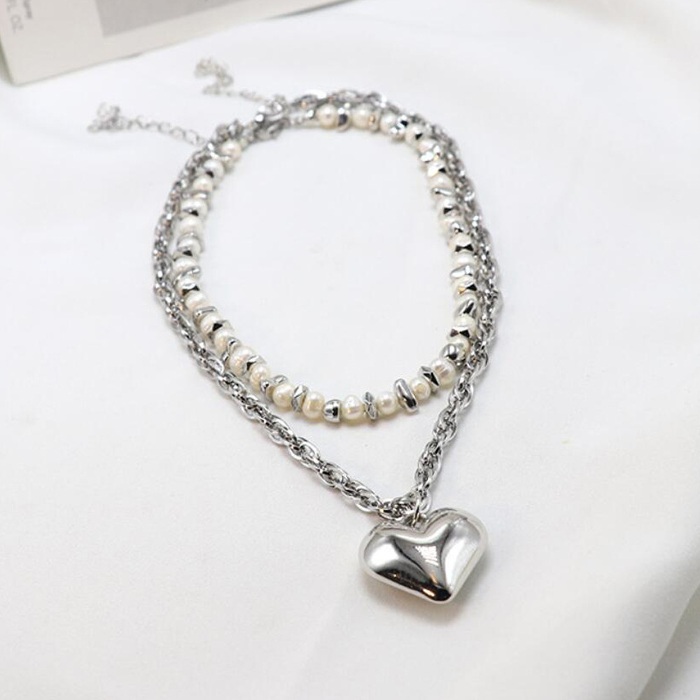 Fashion New Style Double Layer Hip-hop Pearl Love Short Multi-layer Necklace display picture 5