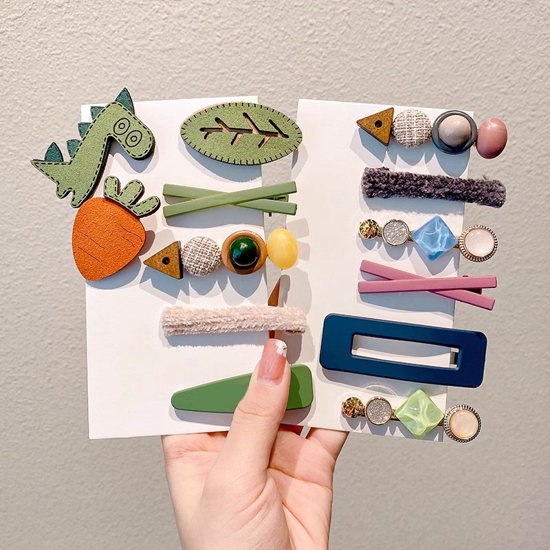 2024 Nueva horquilla de felpa de las mujeres Japonés lindo lado Celebridad de Internet clip lateral horquilla peludo pequeño clip tocado accesorios para el cabello