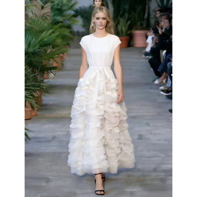Fresh and Sweet Style Dress, New Classic Round Neck Short-Sleeved Dress with Slim Waist and Multi-Layered Ruffles, Long Dress Fresh and Sweet Style Dress, New Classic Round Neck Short-Sleeved Dress with Slim Waist and Multi-Layered Ruffles, Long Dress