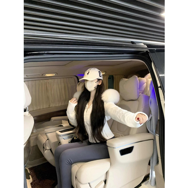 2025年冬季小蛮腰90白鸭绒+Chao大狐狸毛重工设计收腰短款羽绒服