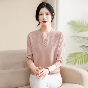 New Stylish Knitted Tops for Mothers in Autumn, Fashionable Spring and Autumn Base Shirts for Middle-Aged and Elderly Women