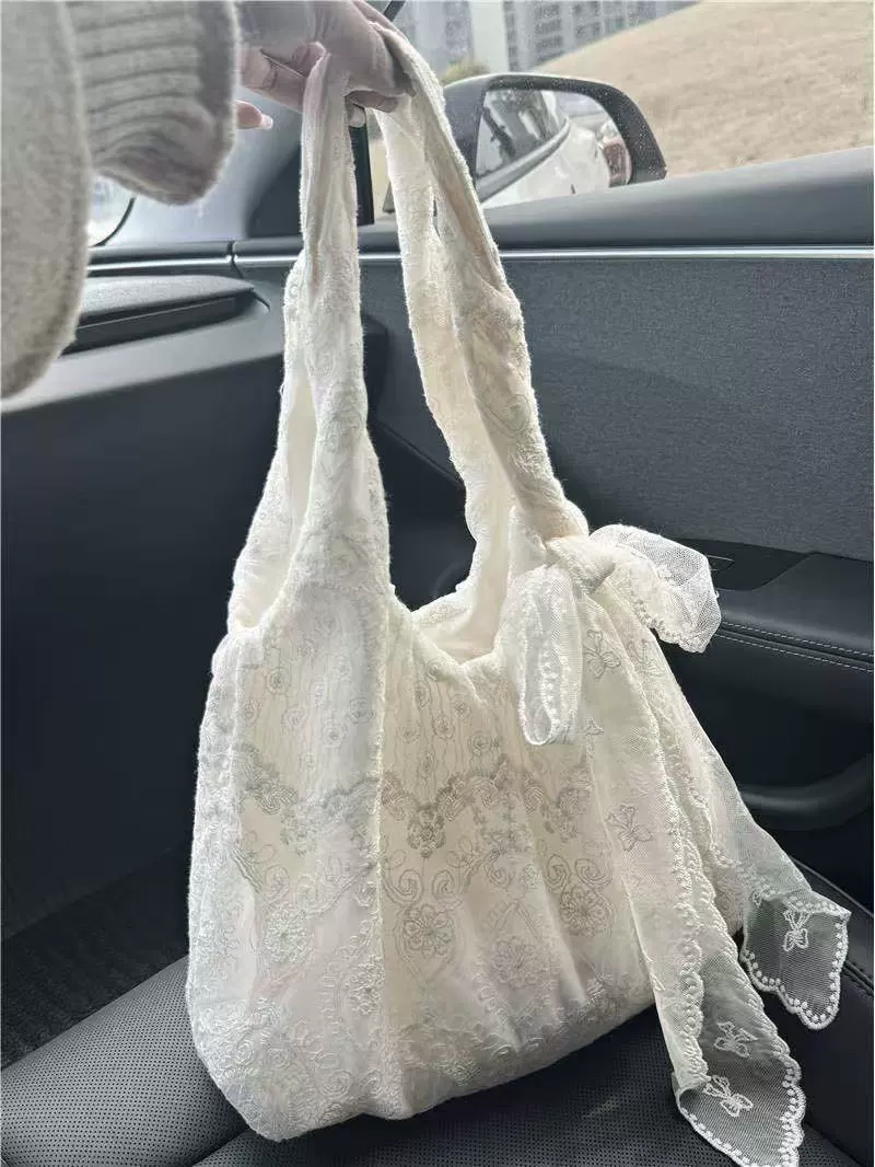 Fresh shopping bag, capacious one-shoulder bag, underarm bag, lace dress, flowered