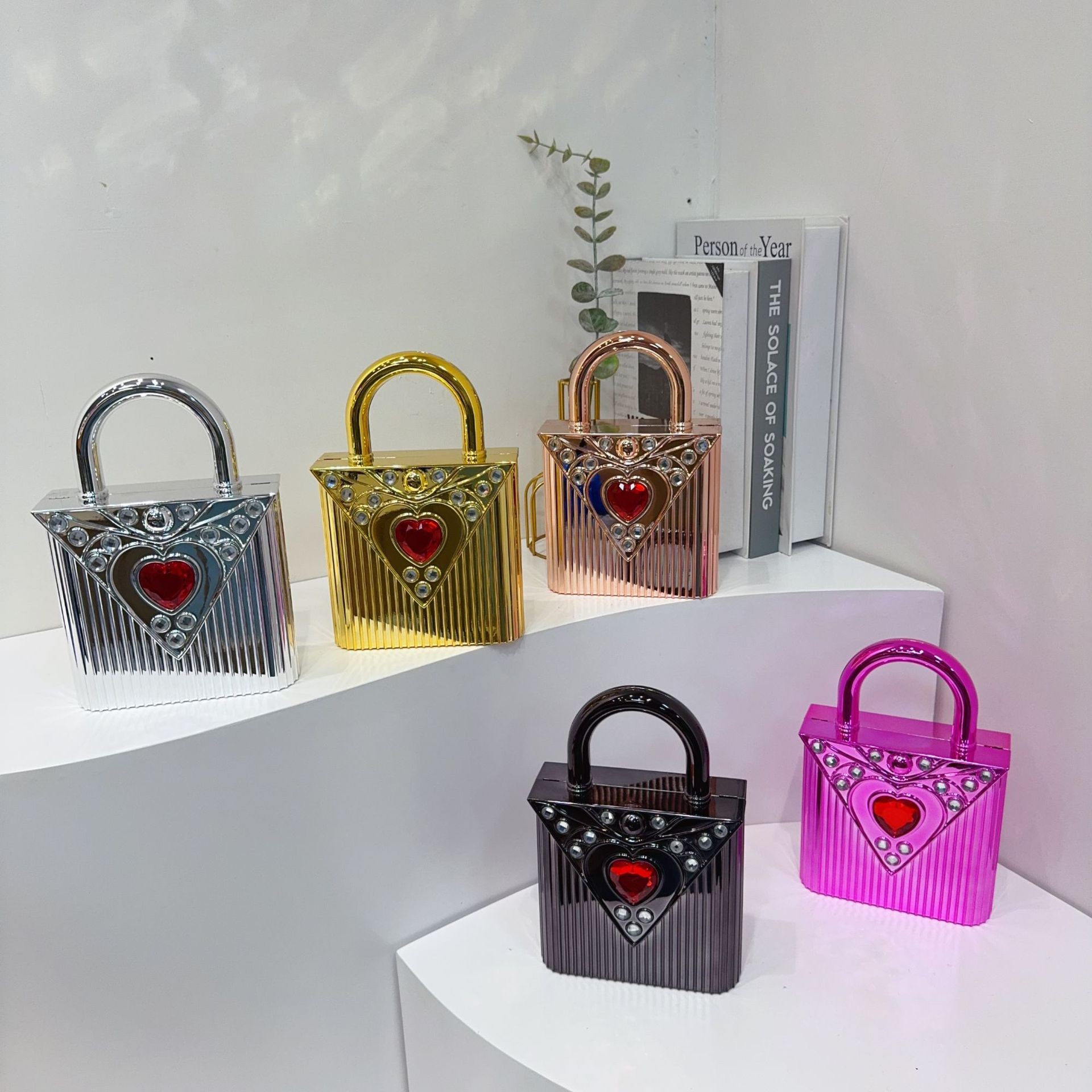 Nuevo diamante amor bolsa de cena mini bolsa acrílica lujosa atmósfera de hombro simple bolsa de mano de noche