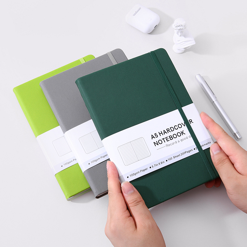 Agenda A5 con cierre – diseño floral, cubierta dura, personalizable image 3