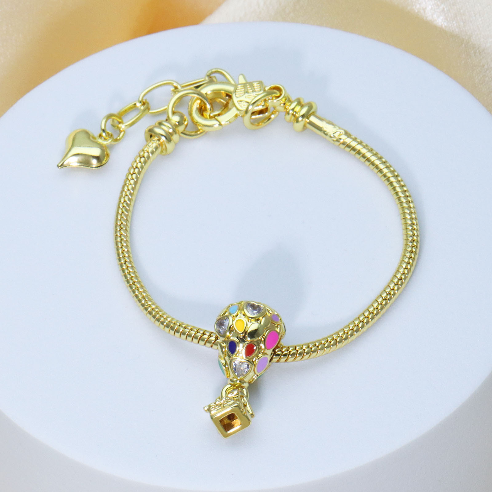 Bracelet jonc émaillé avec breloques pieuvre cœur avion colorées_voghion.com