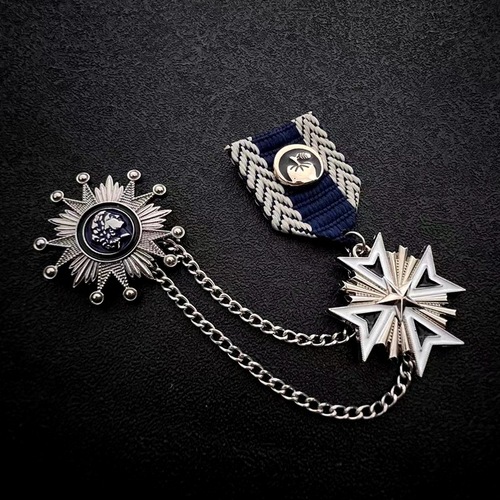 Japanese and Korean navy style metal badge chain men's suit collar brooch collar chain simple light head brooch accessories