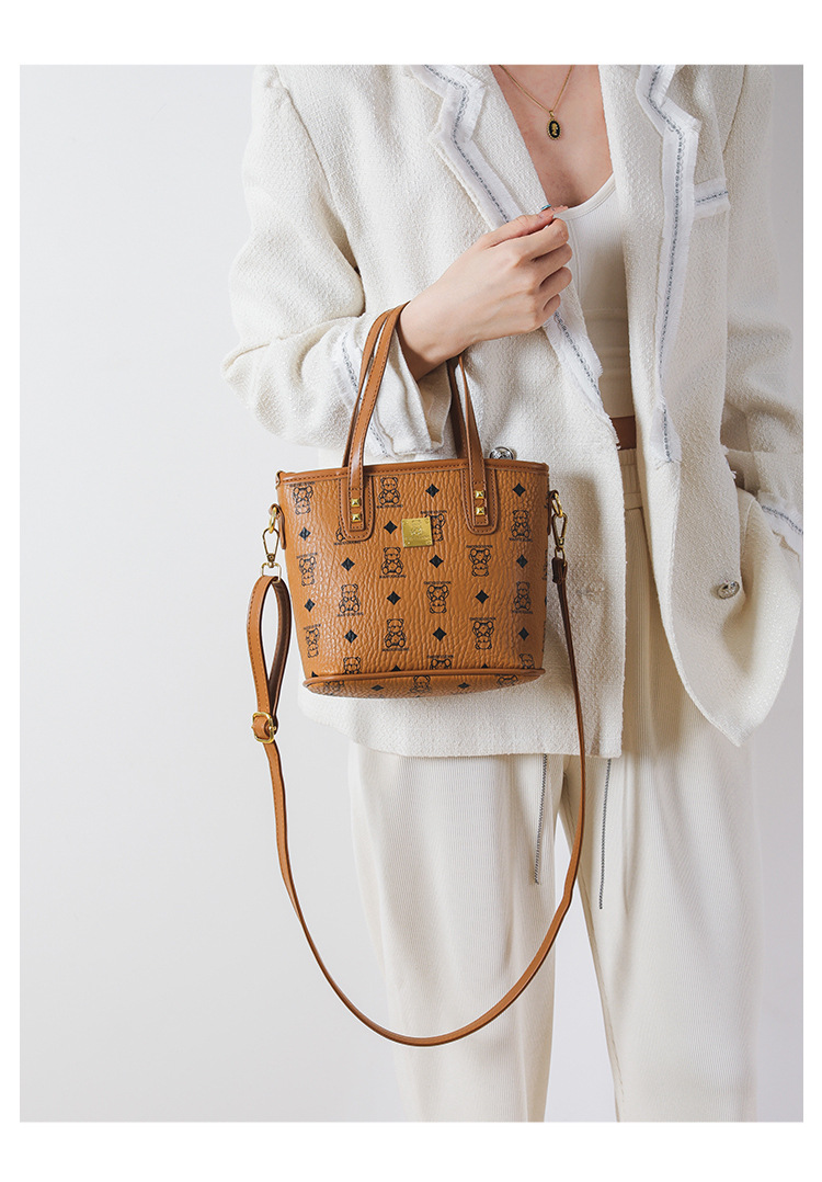 Handtasche 2023 Neue Single Schulter Umhängetasche Damenmode Kleine Quadratische Tasche Net Red Print Kleiner Bär_voghion.com